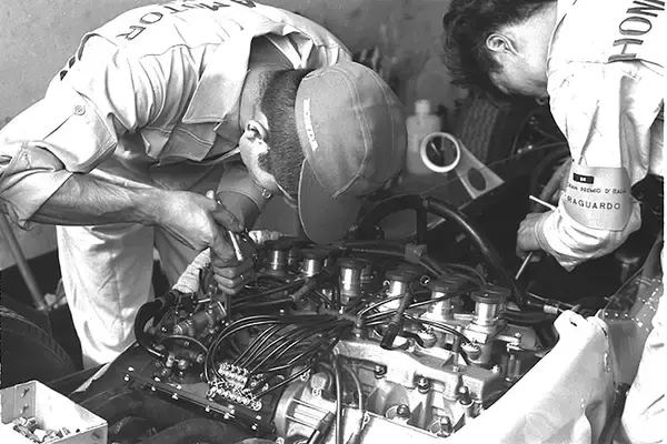 「1.5リッター直3もあれば1.5リッターV12なんてのもある！　クルマのエンジンのシリンダー数と排気量の奥深い関係とは」の画像