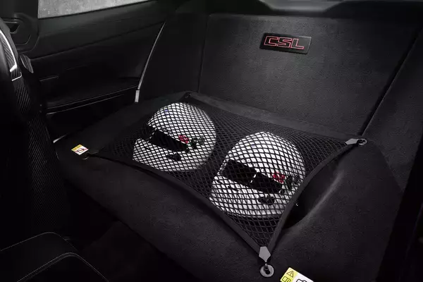 「国内限定25台のニュル最速BMWが誕生！　伝説的名称を冠した「M4 CSL」の注文受付を開始」の画像