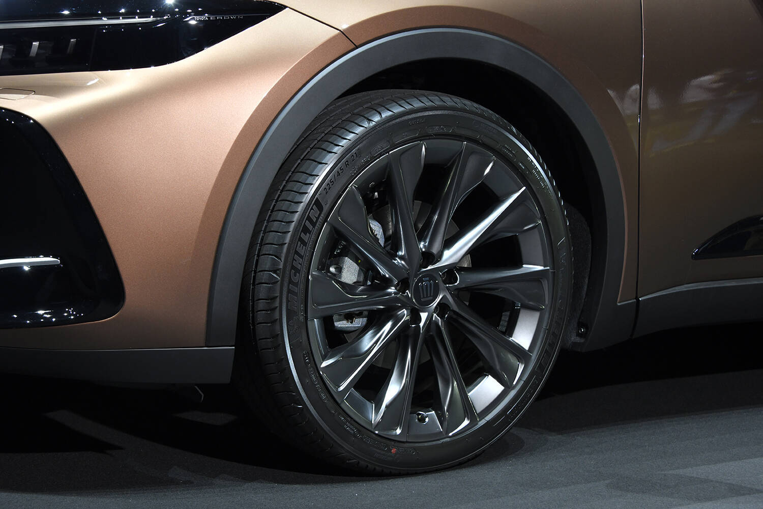 「クラウン原理主義者」も「SUV好き」ももうちょい待て！　クラウンクロスオーバーを買っていい人ダメな人