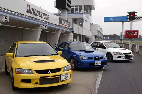 「スバル＆三菱ファンは諦めるしかないのか？　トヨタもホンダも日産もMTターボスポーツを作ってるのに「ランエボ」「WRX STI」が復活しないワケ」の画像