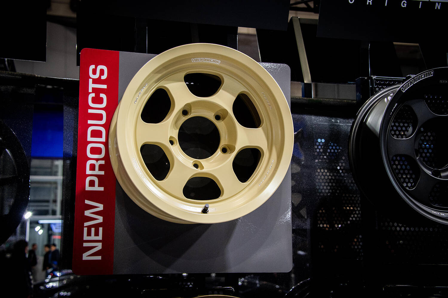 2024年の注目新作ホイール22種類を一挙に展示！　RAYSブースはホイールもデモカーも必見【TAS2024】