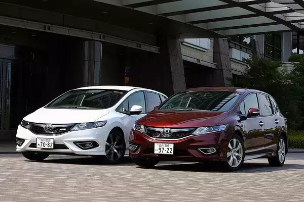 「狭っ！　後席使いづらっ！　実用車なのに実用性に欠ける残念なクルマ６選」の画像