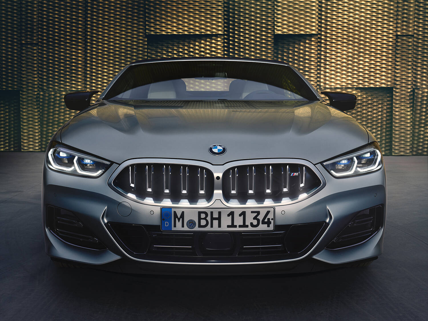 先進装備満載の新次元ラグジュアリーカー！　BMWより新型８シリーズが登場