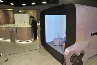 トヨタがクルマの操作方法を変える!?　「CYBER LOVE」で遊びながら次世代のユーザーインターフェイスを体験【ジャパンモビリティショー2025】