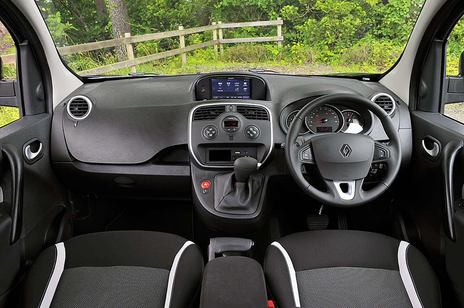 我慢すらも快感になる！　乗ったが最後抜け出せない「沼感」全開の個性派クルマ５選