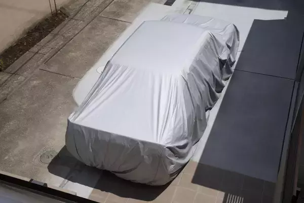 「雨天未使用を貫きスマホを機種変！　愛車の隣で一晩見張り！　一般人から見たら変態レベルのクルマ好き武勇伝５つ」の画像