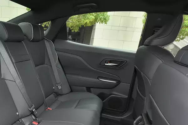 「「カッコイイ」で買って乗ったら「ちっちゃっ」！　今流行のクーペSUVは「リヤ窓」のチェックを忘れずに」の画像