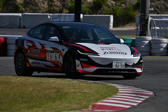 女性レーシングドライバー・猪爪杏奈の次なる挑戦はジムカーナ！　父親とのコンビで全日本の舞台に上がった!!