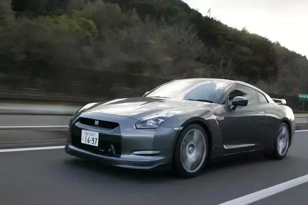 「ひとつでも当てはまったら旧車趣味はあきらめたほうがいい？　旧車乗りにつきまとう７つの問題」の画像