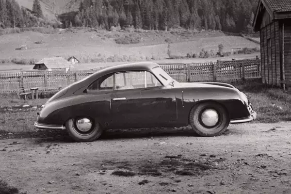 「「ポルシェとは」と聞かれたら「研究所」と答えるのが正解！　単なる自動車メーカーじゃないその姿とは」の画像