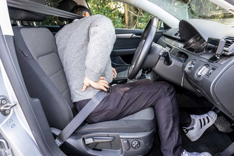 そういや昔は１時間も運転してたら腰が終わってたっけ！　イマドキのクルマのシートが劇的に疲れにくくなったワケ