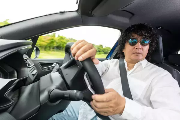 「【試乗】ルーテシアの潜在能力「全解放」!?　新登場のE-TECH HYBRIDモデルがべた褒め必至のデキだった」の画像