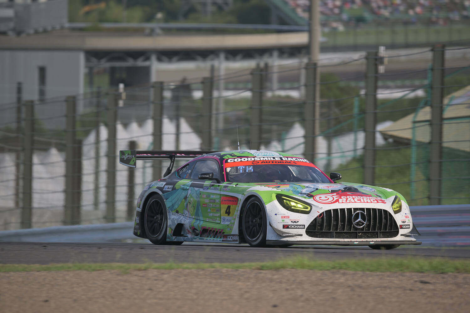 「オネーサン」でバズったスーパーGT参戦チーム「BMW Team Studie」のドライバーに直撃！　新型車両「M4 GT3」ってどんなマシン？