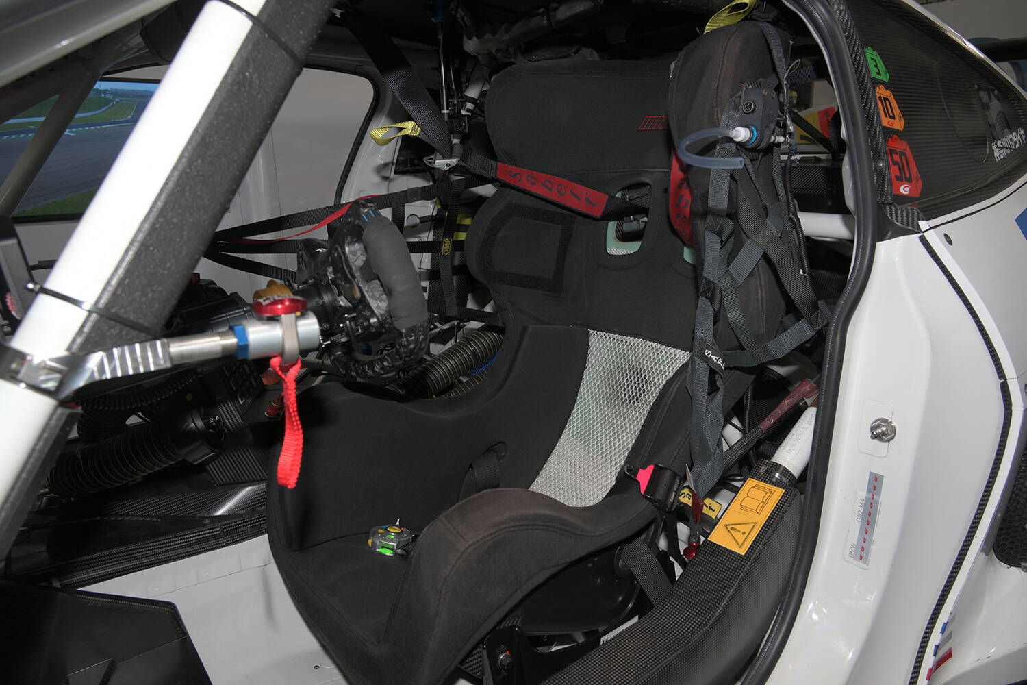 「オネーサン」でバズったスーパーGT参戦チーム「BMW Team Studie」のドライバーに直撃！　新型車両「M4 GT3」ってどんなマシン？