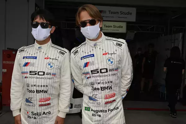 「「オネーサン」でバズったスーパーGT参戦チーム「BMW Team Studie」のドライバーに直撃！　新型車両「M4 GT3」ってどんなマシン？」の画像