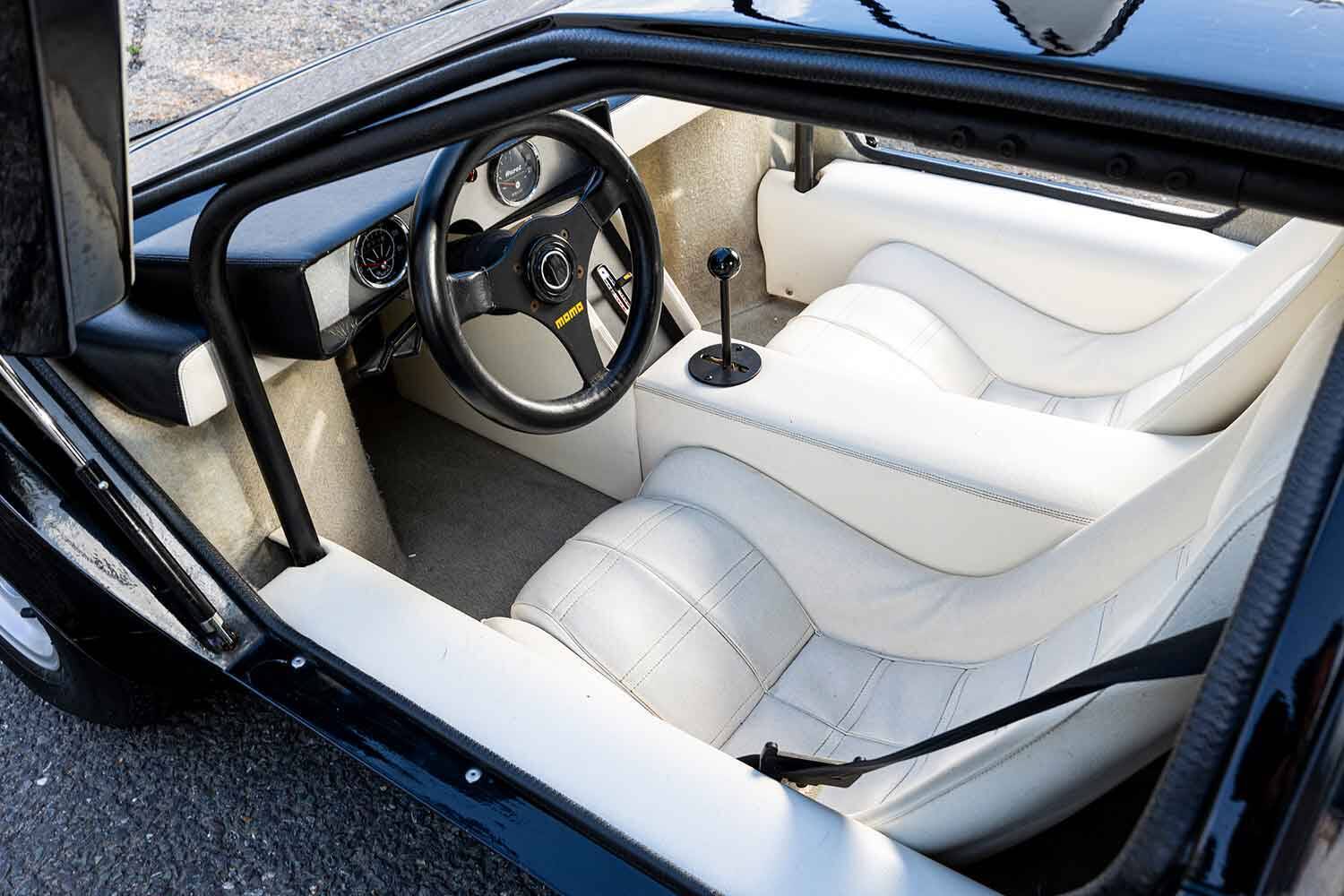 あぁセレブの家に生まれたかった！　ジャガーとランボルギーニの「キッズカー」が想像を絶する中身と値段だった