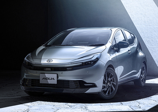 マイチェン大成功！　プリウス顔で人気急上昇の「新型アクア」をデザインのプロが辛口分析