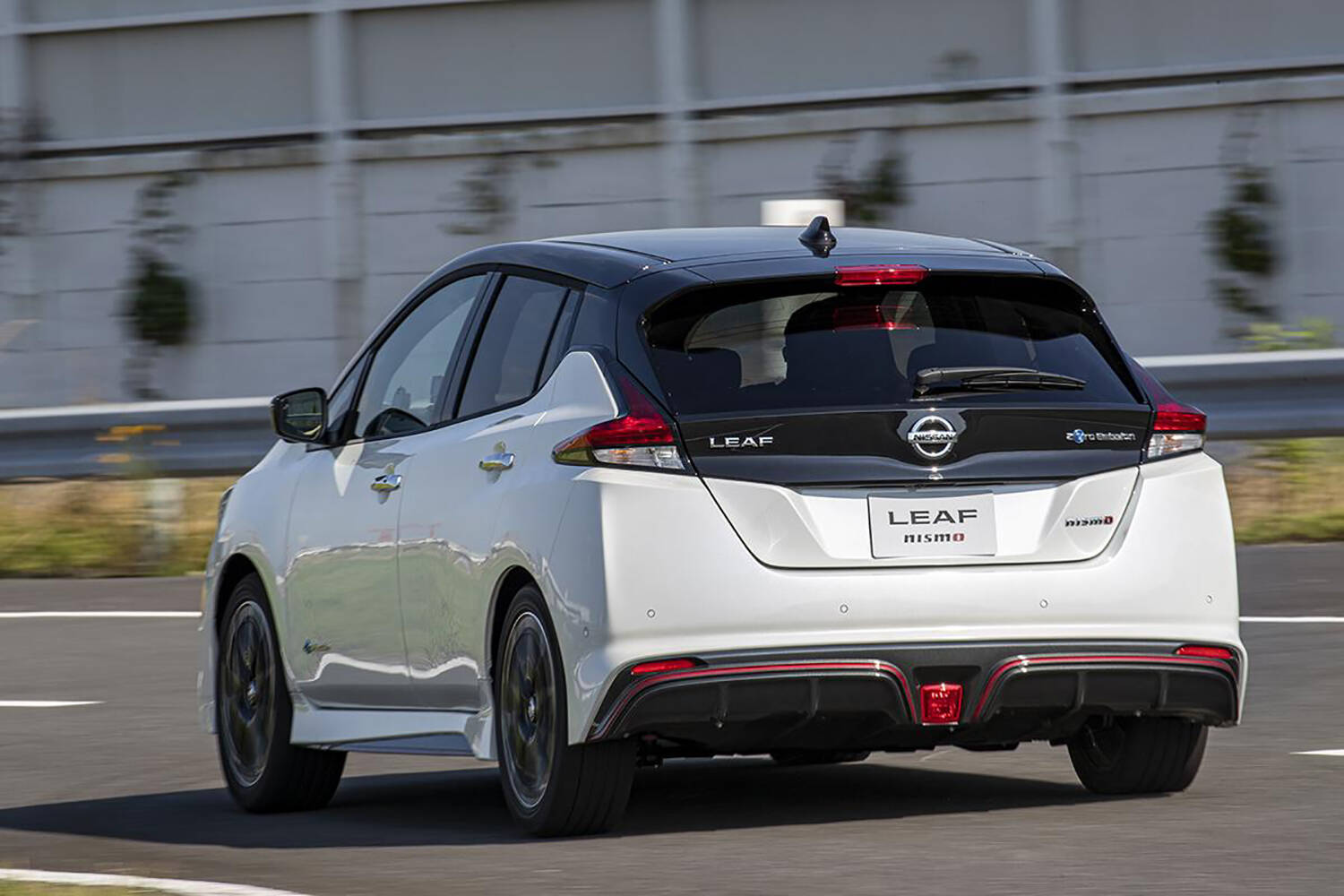 量産型EVのパイオニア「リーフ」とは？