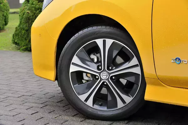 「量産型EVのパイオニア「リーフ」とは？」の画像