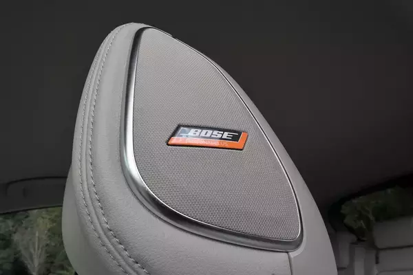 「高級コンパクトは日本で成功せずの常識を打ち破った！　日産ノートオーラがいまだに売れ続ける秘密は「絶妙な立ち位置」にアリ」の画像