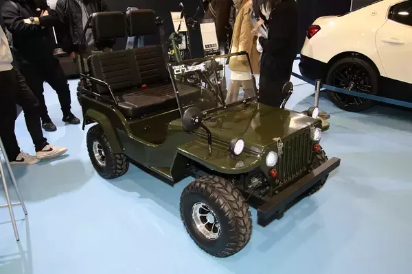 「歴代デリカ揃い踏み！　最新電動車がズラリ並ぶ！　CARトップ×THE EV TIMESの企画展示が圧巻のラインアップ」の画像