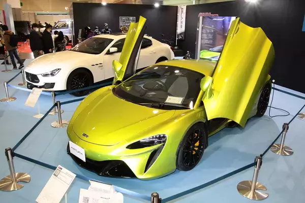 「歴代デリカ揃い踏み！　最新電動車がズラリ並ぶ！　CARトップ×THE EV TIMESの企画展示が圧巻のラインアップ」の画像