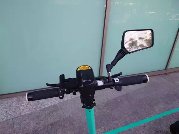 「勘違いしたユーザーが「検挙」されるケースもあり！　電動キックボードはいま「どう乗れば」合法なのか？」の画像