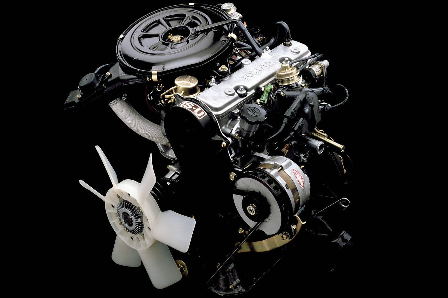 ストレートすぎる車名！　若いサーファーにターゲットを絞った「カリーナサーフ」はまさに青春の１台だった