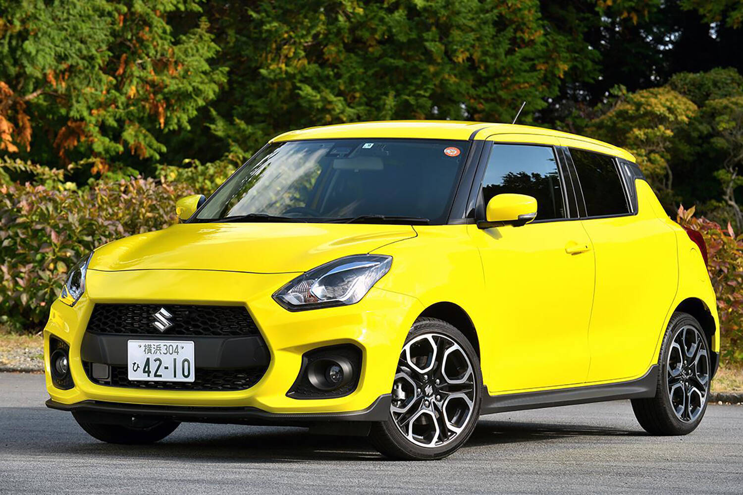 この時代にこの軽さは奇跡！　蝶のように舞うコーナリングに感動渦巻く現行車５選