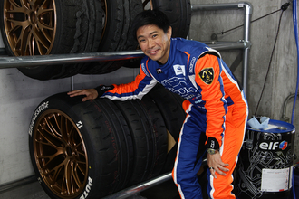 近ごろレーシングドライバーが続々ドリフトに参戦！　SUPER GTのスバルワークスドライバー井口卓人のFDJ参戦を直撃した