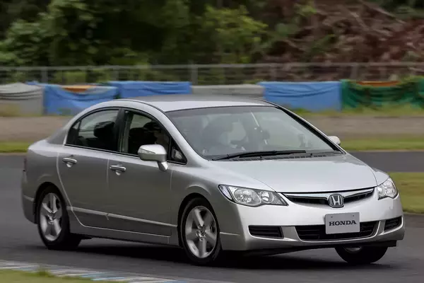 「「デカくなりすぎだよ」の声もあるけど……じつは望まれた結果！　クルマがモデルチェンジのたびに肥大化するワケ」の画像