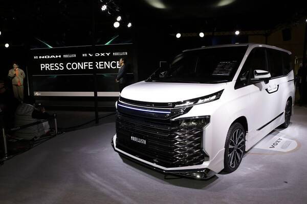 オラオラ顔ダントツ１位のノア ヴォクシーは圧巻のデキ 攻めに攻めてるモデリスタの中身 東京オートサロン22 22年1月15日 エキサイトニュース
