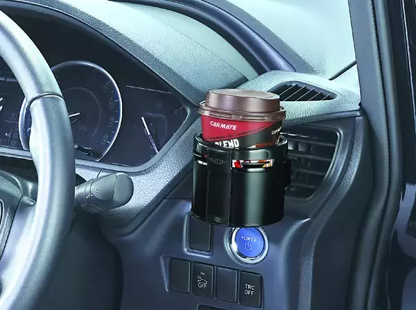 「アフターパーツが自動車メーカーに多大なる影響を及ぼした！　いまでは当たり前装備の「ドリンクホルダー」の歴史」の画像