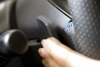 いまや軽やEVにまで付いてるパドルシフト！　レーシングドライバーが「本当に必要か」を考えた