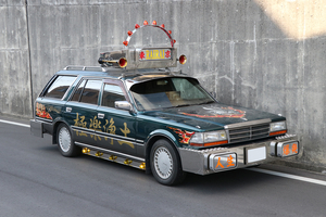 デコブルーバードにデコミラにデコキャラバン！　デコトラ乗りさえも震撼させた「デコ車」たち