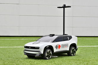【独占試乗!!】世界陸上2025で芝生を走りまわっていた「Honda 0 SUV」の「RCカー」を走らせてみた！