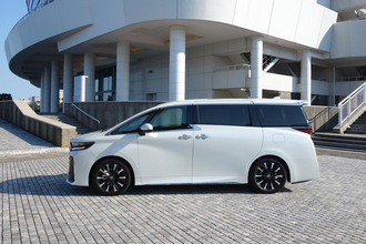 車道側になる右側スライドドアって必要？　もっといえば電動化なんて不要じゃない？　ミニバンマイスターが出した答えとは！