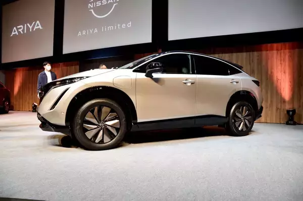 「誰もが知るほど「モロ見せ」してるのに「焦らし」が長すぎ！　街で見かけないと思ったら「まだ売ってなかった」クルマ３台」の画像