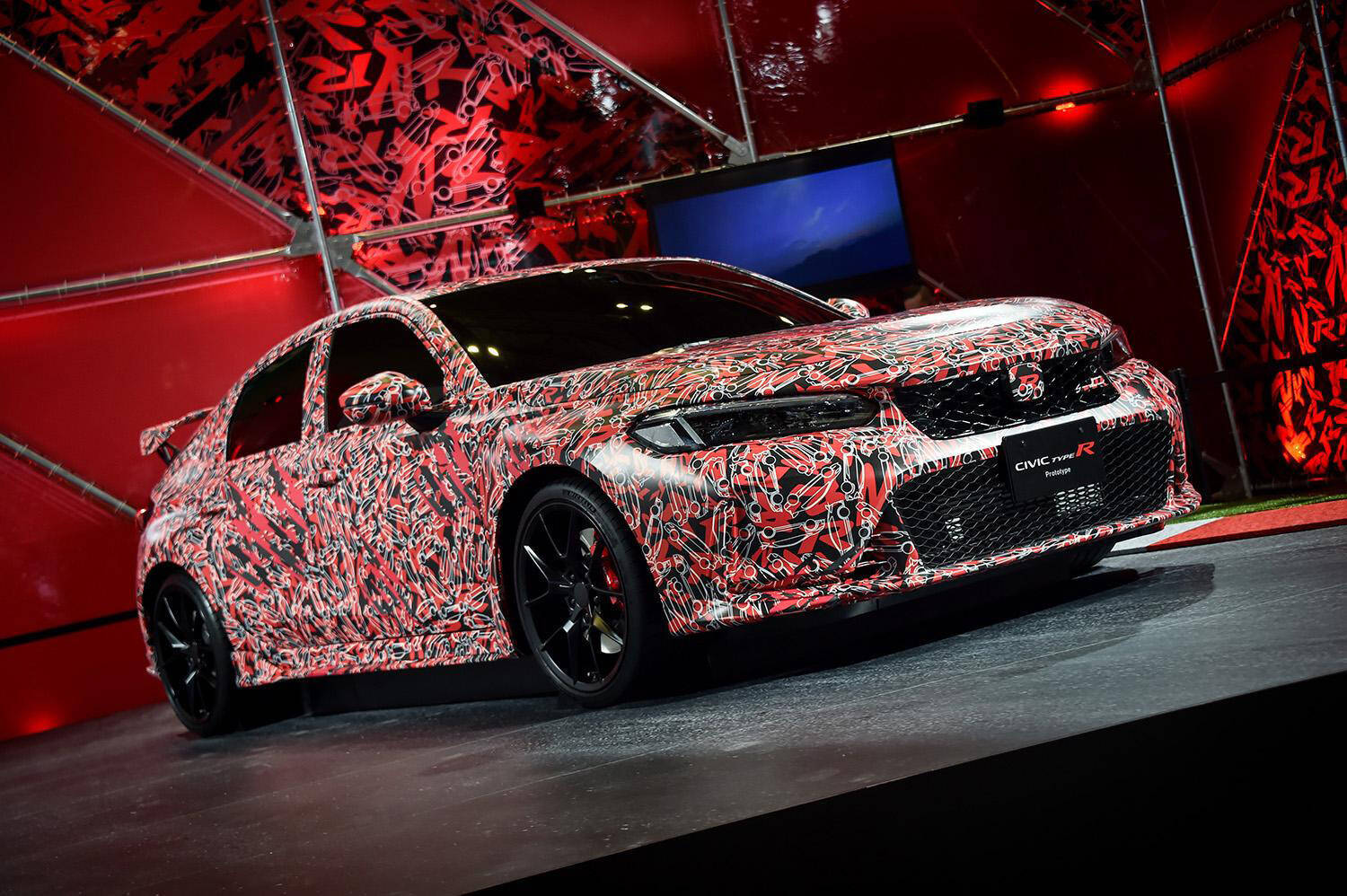 誰もが知るほど「モロ見せ」してるのに「焦らし」が長すぎ！　街で見かけないと思ったら「まだ売ってなかった」クルマ３台