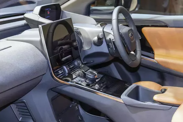 「誰もが知るほど「モロ見せ」してるのに「焦らし」が長すぎ！　街で見かけないと思ったら「まだ売ってなかった」クルマ３台」の画像