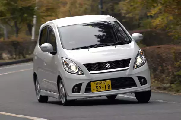 「オシャレが１周回って事故車みたいな見た目に！　トールボディなのに２人乗り！　メーカー入魂の軽３台が個性的すぎて笑う」の画像