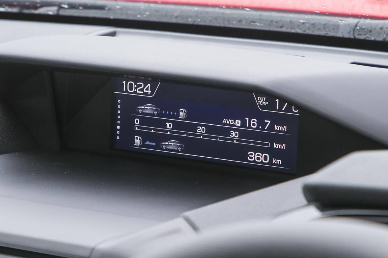 10年前は自動車メーカーが「0.1km/L」の違いを猛烈にアピール！　注目は薄れたけど今「最高燃費」を誇るクルマとは