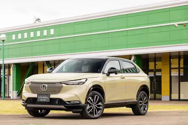 「インテリアの「素材調達」も範疇！　知られざる「カーデザイナー」の仕事とは」の画像