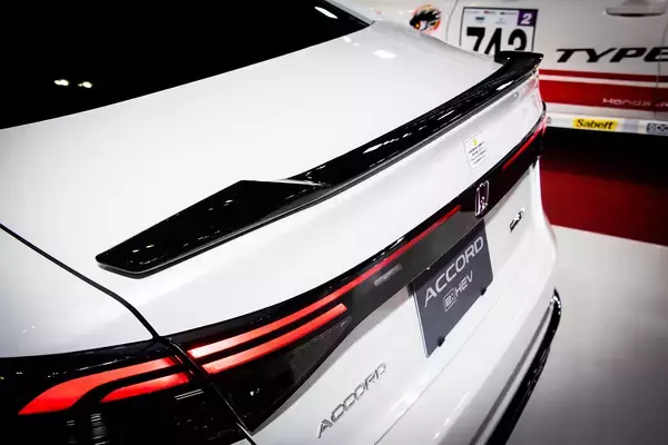 「純正アクセサリーを利用したマシンメイキングは必見！　ホンダアクセスのカスタマイズカー２台がそのまま欲しいレベルの完成度だった【TAS2024】」の画像