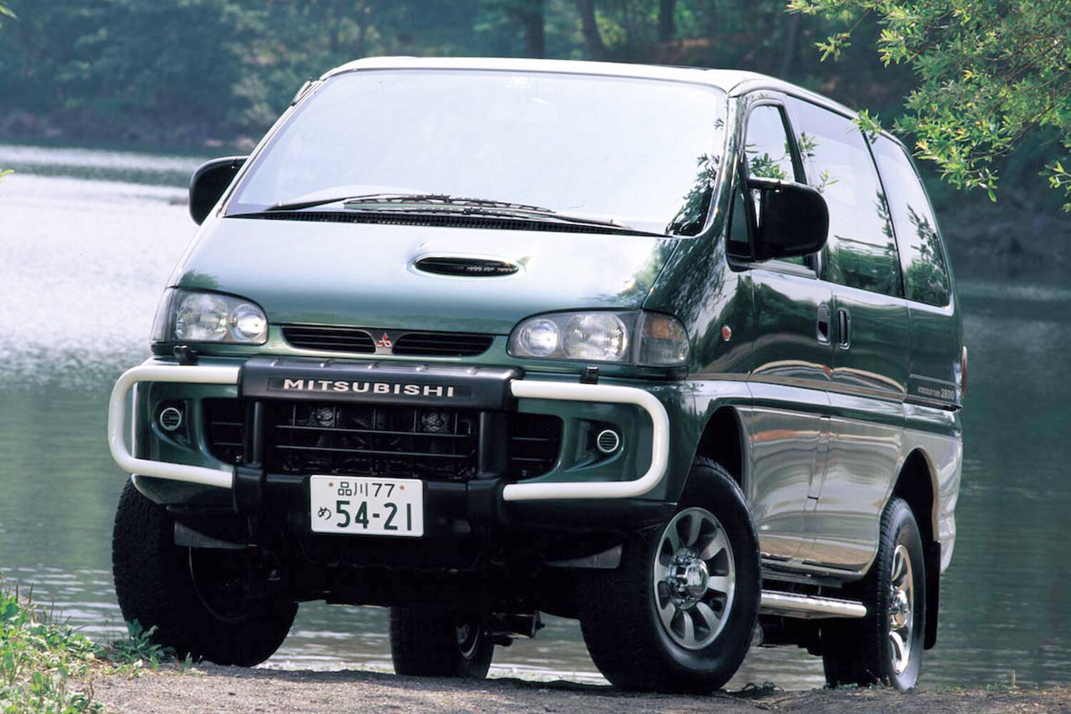 デリカ「ミニ」登場で注目度マシマシ！　三菱にしか作れない最強ミニバン52年の歴史を一気見せ