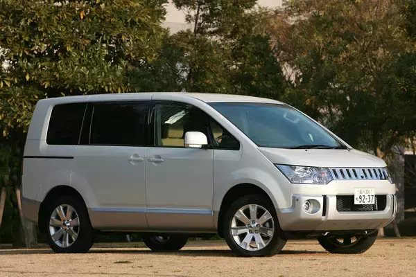 「デリカ「ミニ」登場で注目度マシマシ！　三菱にしか作れない最強ミニバン52年の歴史を一気見せ」の画像