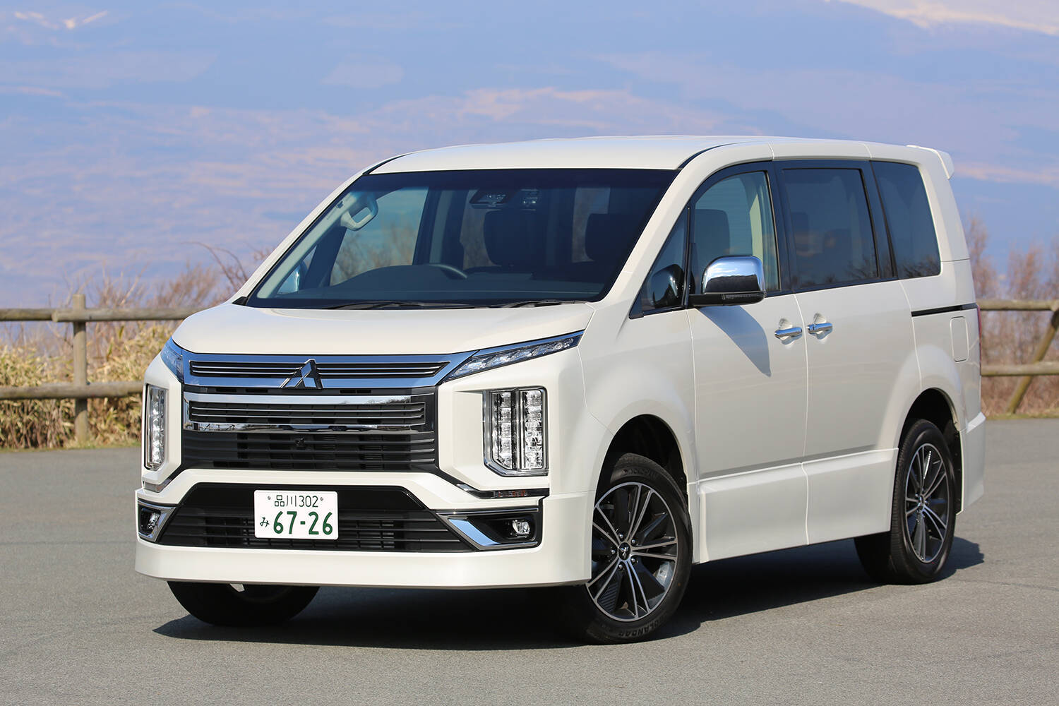 デリカ「ミニ」登場で注目度マシマシ！　三菱にしか作れない最強ミニバン52年の歴史を一気見せ