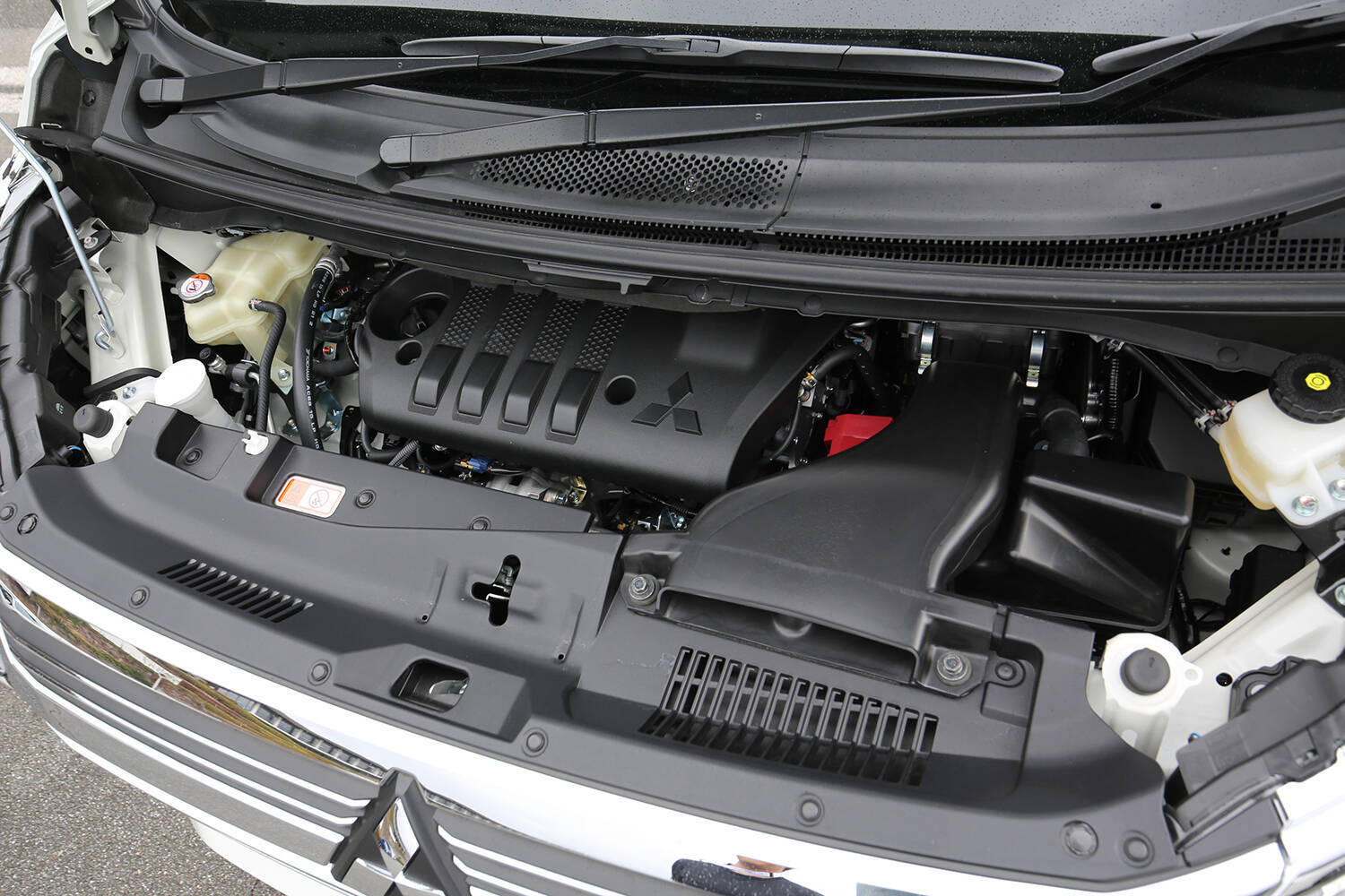 デリカ「ミニ」登場で注目度マシマシ！　三菱にしか作れない最強ミニバン52年の歴史を一気見せ