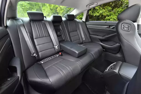 「ホンダの歴代セダンを振り返る！　特徴やおすすめモデルも紹介」の画像