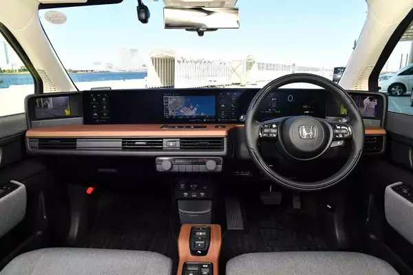 「テンション「爆上がり」でもう降りたくない！　オシャレ番長「インテリア」なクルマ５台」の画像